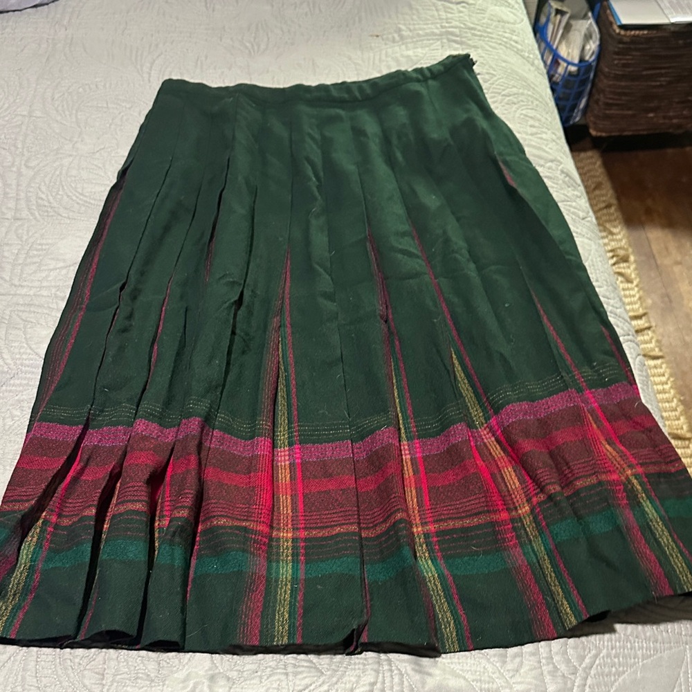Vintage Pendleton Elegant Green and Pink Pleated Wool Skirt